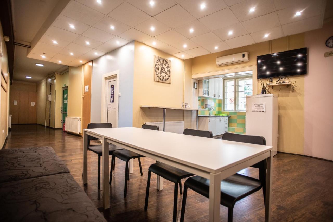 All In Hostel Belgrade Exterior photo